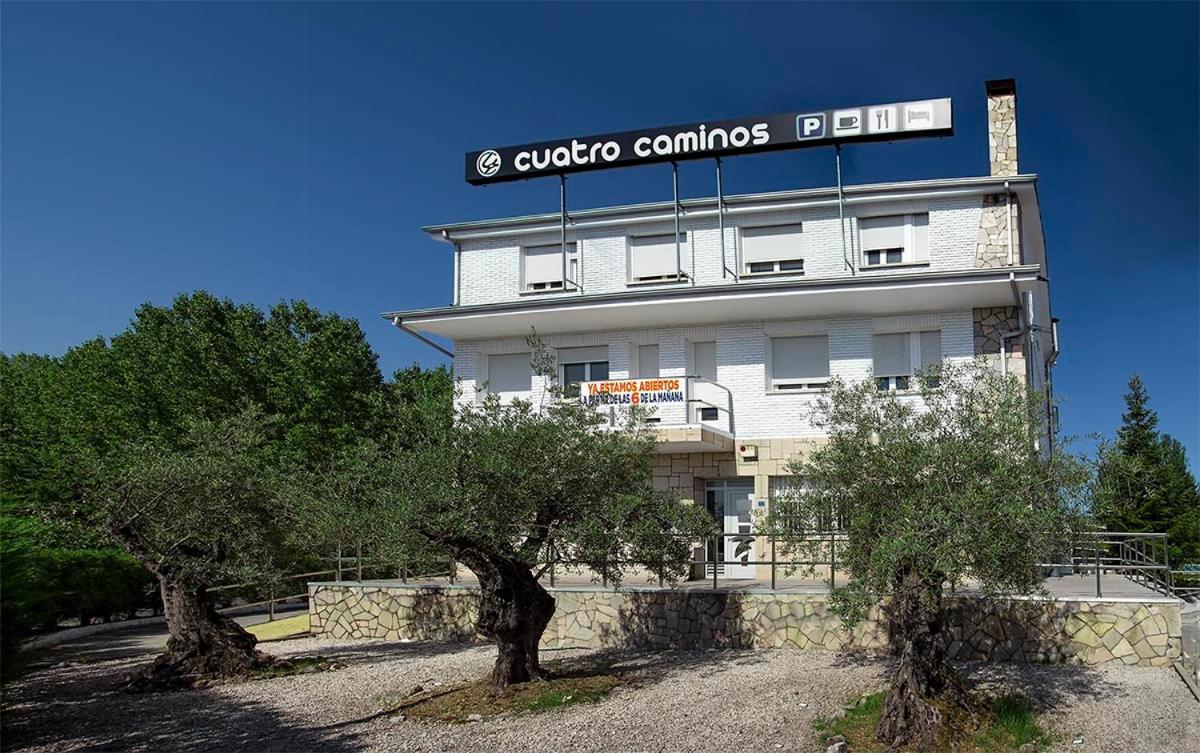 Hostal Restaurante Cuatro Caminos Cubillos del Sil Ngoại thất bức ảnh