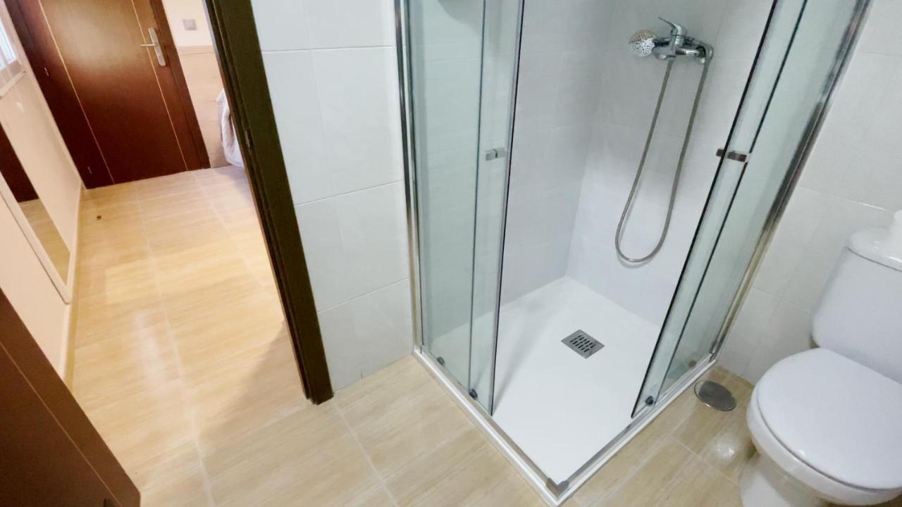 Hostal Restaurante Cuatro Caminos Cubillos del Sil Ngoại thất bức ảnh